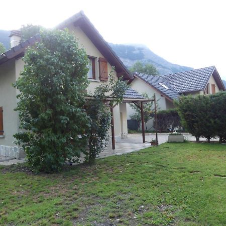 Chalet Les Myosotis Villa Le Bourg-d'Oisans Exterior photo